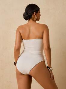 Travachic 大码海星镂空性感连体泳衣，休闲假日海滩度假百搭款 - 白色 - 查看 2