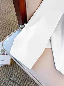 GlowEve CURVE 大码女式撞色领扭结前襟长袖宽松休闲衬衫 - 白色 - 查看 4