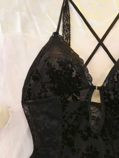 DelicateAllure able, Elegante Verleidelijke Spaghetti Strap Hollow Neck Doorschijnende Women Nightgown Sleep Dress Lingerie Babydoll Kanten view 8