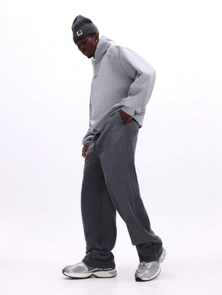 Conjunto de sudadera con capucha y pantalones deportivos