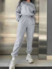 INAWLY 2 件套女士休闲字母印花圆领长袖运动衫和运动裤，宽松秋季 - 淺灰色 - 查看 2