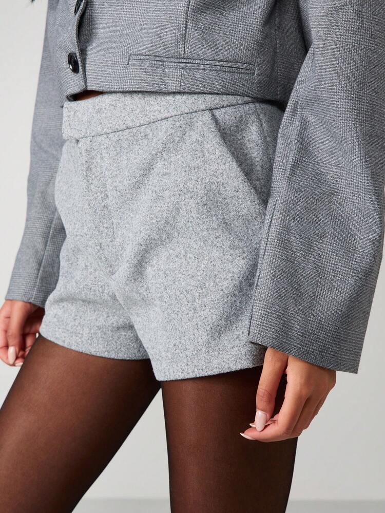 MISSGUIDED 여성을 위한 꼭 맞는 허리 밴드와 옆 주머니가 있는 울룩 하이 웨이스트 미니 반바지