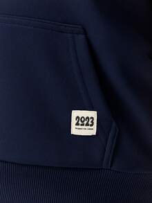 SUMWON 男童套头连帽衫和配套运动裤套装，带中央口袋，适合休闲和度假穿着。 - 藏蓝色 - 查看 6