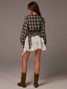 Athîral Áo sơ mi nữ tay dài cổ tròn vai rớt họa tiết kẻ caro đen nâu, kiểu dáng thường ngày, kèm khăn vuông. Bộ hai mảnh với nhiều cách phối đồ, chất liệu vải dệt kẻ caro thoải mái, áo kẻ caro, áo đen, phong cách thường ngày dành cho nữ. - Nhiều màu - Xem 3