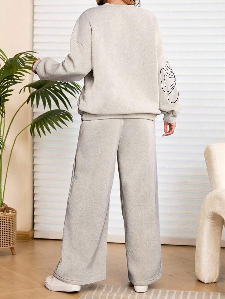 2pcs Plus Size Women  Country  Casual Vacation Crew Neck Long Sleeve Flower Embroidery Solid Color Grey Hoodie Sweatshirt Top And Pants Set With Pockets, ,Going Out Outfits, New Clothes,Simple And Fashionable For Everyday Wear, Plus Size ,  Outfit For Women ,New Year Clothes,,Thanksgiving Outfit For Women ,2 Piece Lounge Sets Woman, Two Piece Set Women Comfy,Comfortable And Breathable,Plus Size , Modest Two Piece Set, Comfortable Two Piece Set, Modest Sets For Women, Wide Leg Pants Set,Spring/Summer