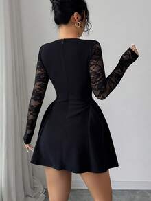Rafferiza 优雅黑色蕾丝拼接针织面料弹力深V领长袖修身迷你连衣裙，适合单身派对、舞会等场合。 - 黑色 - 查看 2