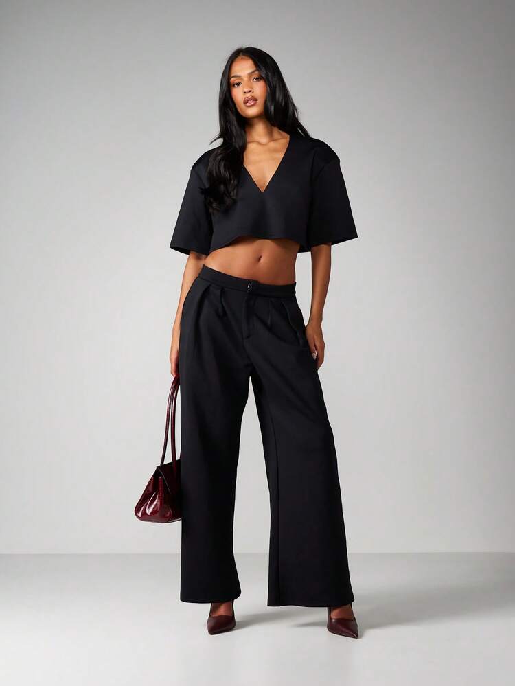 MISSGUIDED Crop Top und weite Hose als koordiniertes Zweiteiler-Outfit, V-Ausschnitt, lässig