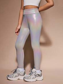SHEIN 少女服装 一款引人注目的高腰紧身裤，采用独特的银色激光饰面人造皮革材料制成，具有中等压缩贴合度和光滑的涂层表面，既有酷炫的金属光泽，又有实用的运动支撑，专为拉丁舞表演、舞台训练和各种舞蹈练习等动态活动而设计。 - 銀色 - 查看 4
