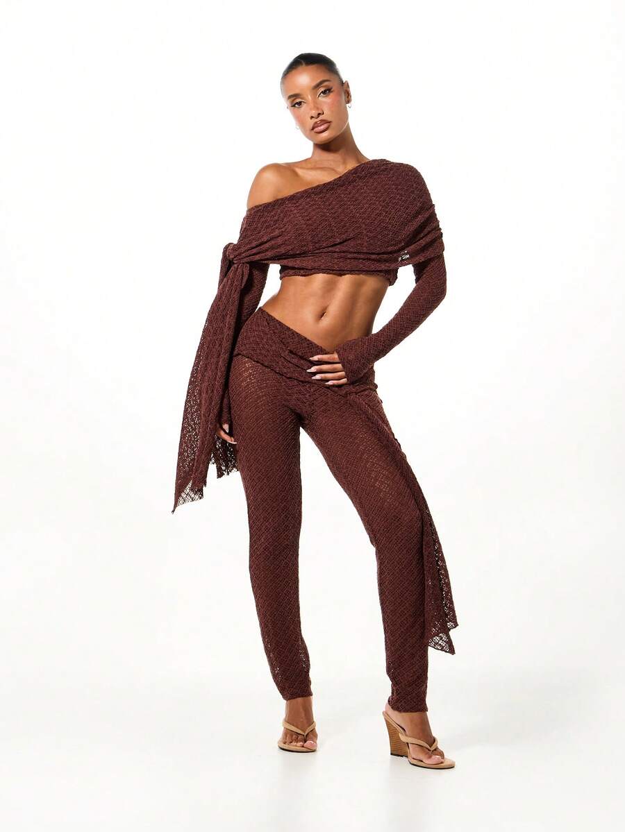 SUMWON WOMEN 蕾丝露肩长袖短款上衣配系带长款打底裤两件套 - 棕色 - 查看 1