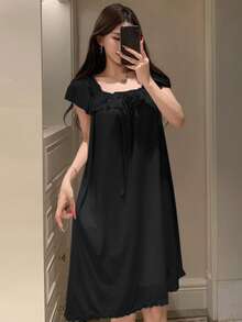 DAZY Váy ngủ lưới nhún bèo nhẹ nhàng cho nữ - màu đen - Xem 4