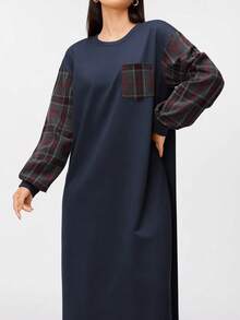 Modelyn 女士格子拼接圆领落肩长袖休闲口袋卫衣裙 - 藏蓝色 - 查看 6