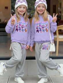SHEIN Playful Pals 舒适秋冬款式，少女休闲时尚创意个性清新简约可爱虚拟女团角色标语印花连帽衫和运动裤套装，舒适穿搭 - 彩色 - 查看 4