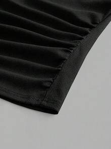 Slaydiva paquete de 3 tops de tirantes básicos casuales de cuello en V profundo acanalado, sin mangas, en color negro y blanco para mujeres - Multicolor - Ver 6