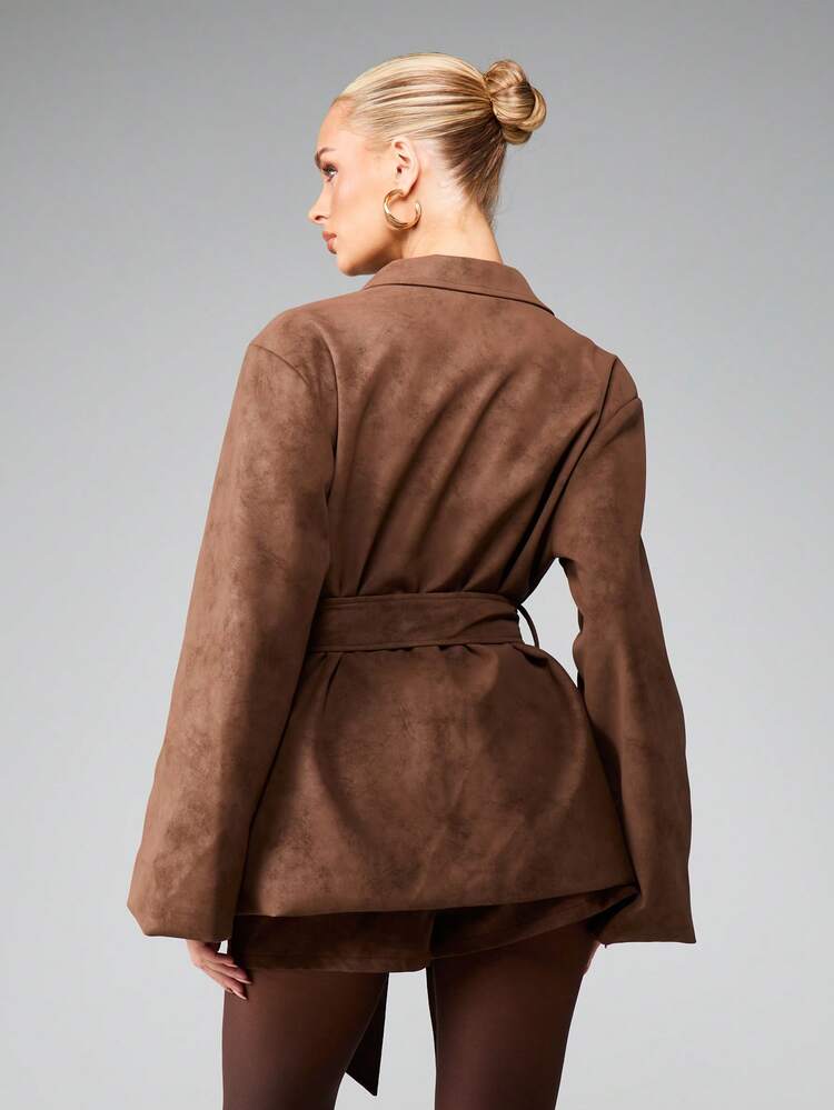 MISSGUIDED Blazer  ceinturé avec revers et détail de ceinture pour un port professionnel au bureau