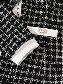 Chiếc váy dài tay kiểu Chanese thanh lịch và đa năng dành cho thiếu nữ này của Zhongda Girls có nơ trắng lớn ở phía trước và các chi tiết trang trí màu trắng ở tay áo. Tổng thể thiết kế thanh lịch và cổ điển, phù hợp với những dịp theo đuổi phong cách cổ điển và tinh tế. - màu đen - Xem 7