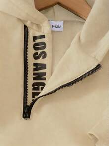 男婴字母印花连帽卫衣和松紧腰字母印花裤两件套，适合外出、休闲穿着，秋冬季节，男婴套装，灰色卫衣套装 - 卡其色 - 查看 6