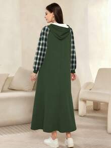 Modelyn 马匹图案印花时尚连帽绿色格子插肩袖长款连衣裙，适合春秋季穿着。 - 彩色 - 查看 2