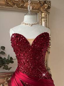 Lovelzi 优雅浪漫的酒红色亮片缎面拼接无肩带连衣裙，时尚百搭，适合音乐节、生日派对、婚礼、下午茶聚会、鸡尾酒会等场合。 - 酒紅色 - 查看 3