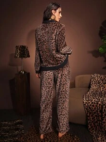 SHEIN 女士豹纹撞色长袖毛绒上衣和裤子蓬松睡衣套装，秋冬家居服套装，秋季服装，舒适保暖 - 彩色 - 查看 2
