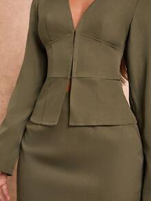 SHEIN Glamour 女士优雅性感办公室女士深 V 领长袖上衣、迷你裙、套装，适合职业女性装、商务装、秋冬分层穿着 - 軍綠色 - 查看 6