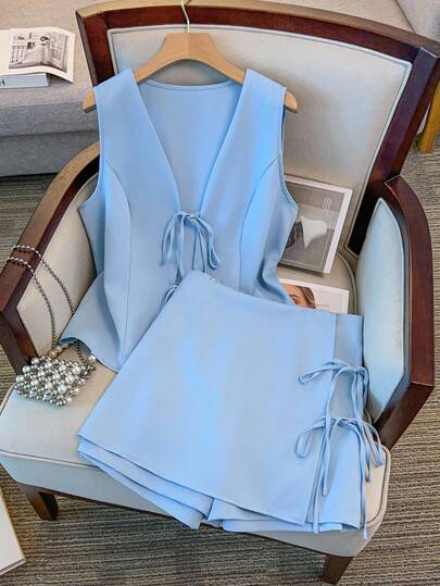 SHEIN CURVE+ Plus Size Women Solid Color Camisole Tie Front Sleeveless Top And Shorts Set Baby Blue Two Piece