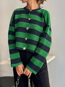 EURMUSE Áo khoác cardigan cổ tròn cài nút phía trước họa tiết sọc RueChic dành cho nữ - Nhiều màu - Xem 2