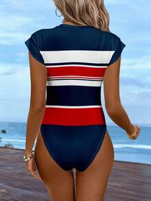 Sylviya 休闲简约学院风，复古印花，航海条纹图案，海军风小Logo印花女式连体衣，适合春夏度假穿着 - 彩色 - 查看 2