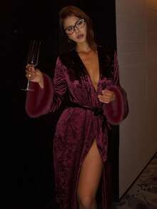 DAZY Women's Long Plush Robe With Plush Cuff Trim, Autumn/Winter Christmas - Burgundy - View 1