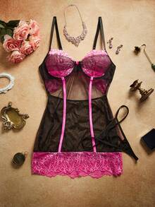 PinupPomp Camiseta sin tirantes con encaje calado y contraste, camisón sexy con tanga - Rosa Fucsia - Ver 1