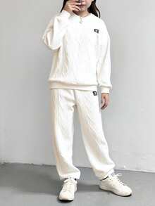 SHEIN 2pcs Girls Casual Slogan Applique Pattern Jacquard Braided Plaid Texture Fabric Crew Neck Sweatshirt And Sweatpants, Autumn/Winter - Beige - View 4