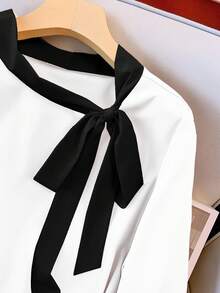 GlowEve CURVE 大码女式撞色领扭结前襟长袖宽松休闲衬衫 - 白色 - 查看 3