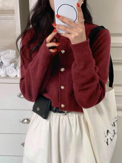 DAZY 女士优雅时尚针织开衫，饰有金属纽扣，适合秋季、冬季、春季、中国新年和圣诞节穿着。