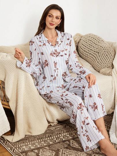 Serenescape New Women Gestreepte Bloemen Print Long Sleeve Pajama Set Open Front view 6
