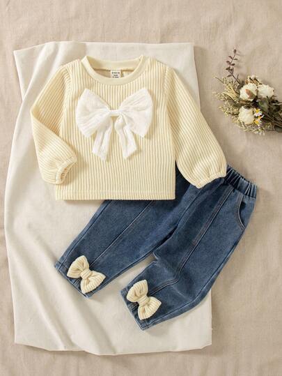 SHEIN 2 st/set babyflicka höst- och vinterkostym i avslappnad stil, rosettdekoration, långärmad topp och långa jeans