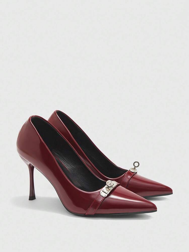 CUCCOO BIZCHIC 女性用 尖った先端 バックルストラップ ハイヒールパンプス、エレガントなビジネスファッション ワイン色特許革 スティレット、職場、フォーマルな機会、バレンタインデー、クリスマス、感謝祭に幅広く活躍