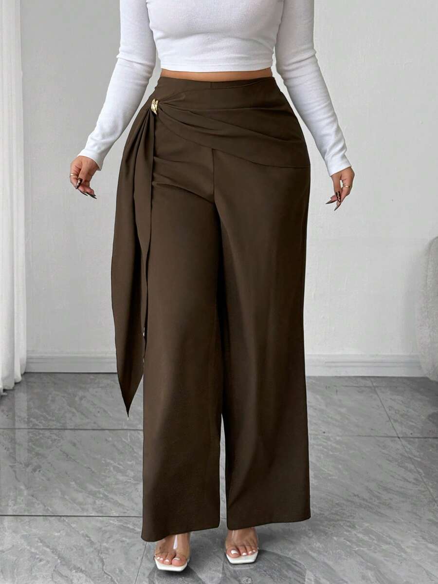 SHEIN Elenzya Quần ống rộng rộng rãi màu trơn đơn giản không đối xứng có ruy băng trang trí kim loại dành cho nữ cỡ lớn - Cà phê nâu - Xem 1