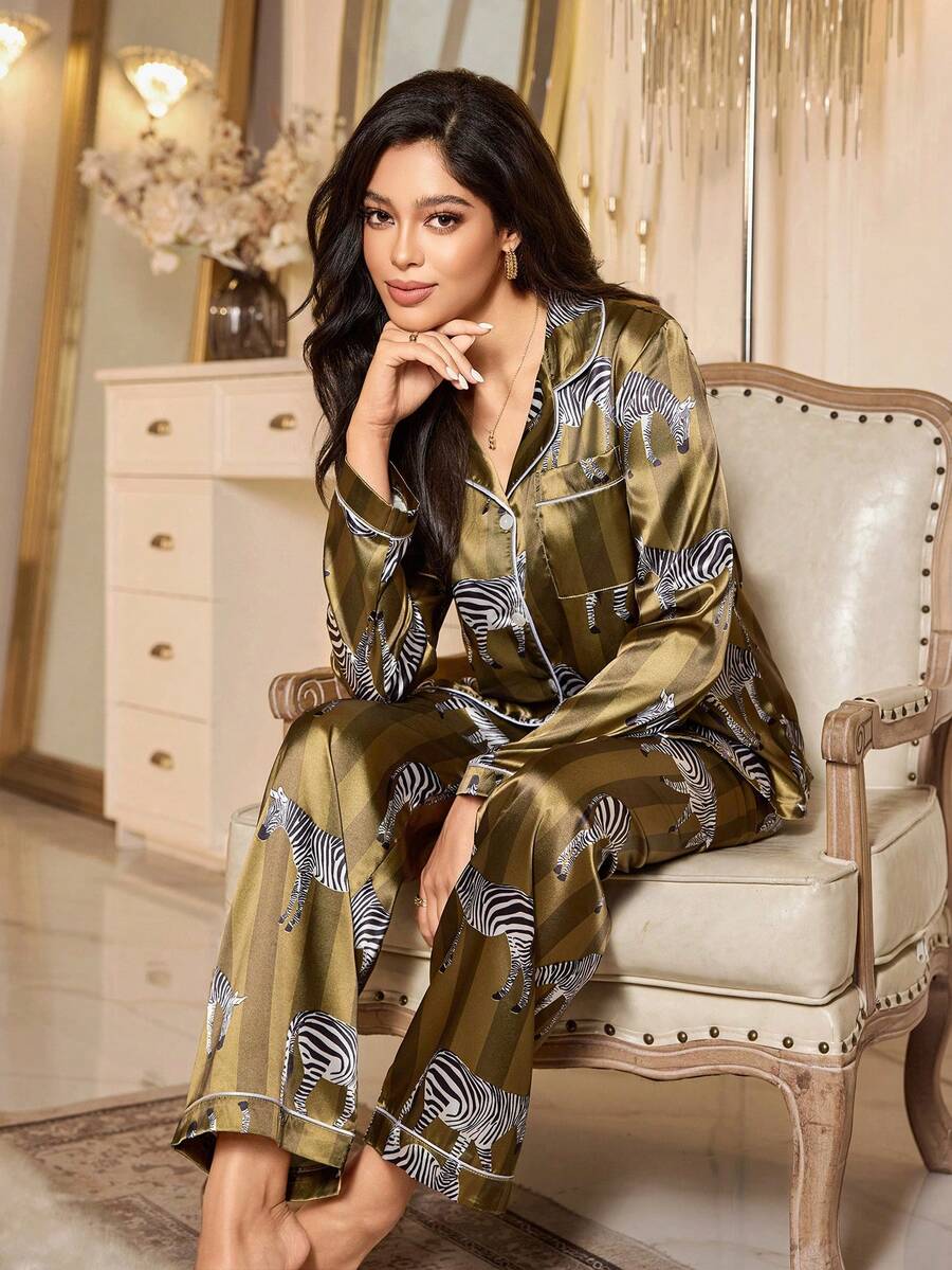 LuxeNights 女士新款斑马纹开衫纽扣条纹提花仿丝睡衣套装，长裤长袖，秋冬服装 - 橄欖綠 - 查看 1
