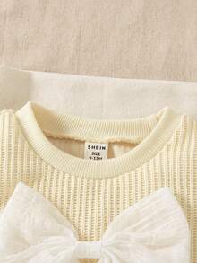 SHEIN 2 件套女婴秋冬休闲风格套装，蝴蝶结装饰，长袖上衣和长牛仔裤 - 杏色 - 查看 4