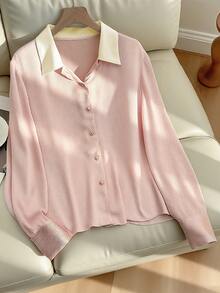 Franclia Élégante blouse rose pour femmes avec col boutonné, manches longues et boutons dorés en tissu météore, pour le printemps/automne