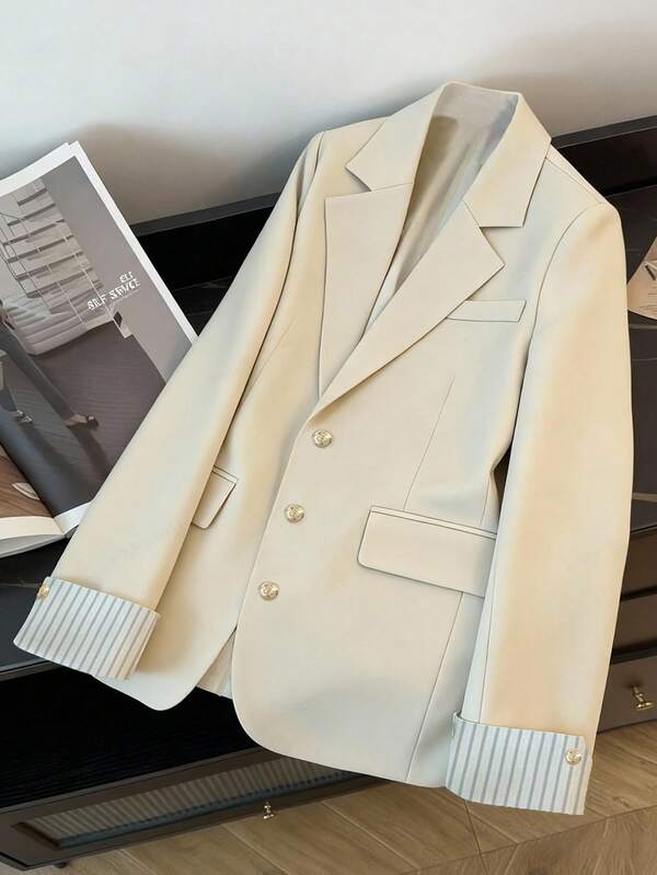 Regalyn Blazer feminino plus size popular de cor sólida com lapela e manga comprida, design elegante com botões de metal, casaco versátil para outono/inverno feminino