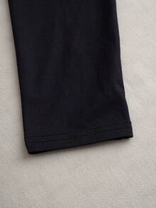 Transformers X SHEIN 男童机器人图案圆领落肩长袖针织上衣和裤子休闲睡衣两件套 - 黑色 - 查看 5