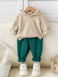 SHEIN 2件套男婴可爱百搭字母印花连帽卫衣+绿色运动裤套装，男女通用婴儿服装，婴儿冬季服装 - 彩色 - 查看 2