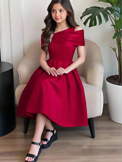SHEIN Tween Girl Elegant Rhinestone Decor Off Shoulder Bowknot Splice Pleated Flare Midi Dress, Party Dress, Flower Girl Dress, Suitable For Christmas, New Year Party, Banquet, Wine Red Red Dresses For Tweens Red Formal Dress For Girls Red Dresses Classy Elegant Red Girl Dresses
