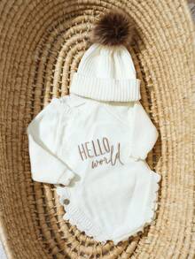 针织“Hello World”刺绣新生儿连体衣，配有配套绒球帽，婴儿公告连体衣，婴儿摄影道具，米色婴儿回家装 - 米色 - 查看 8