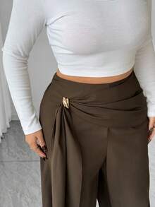 SHEIN Elenzya Quần ống rộng rộng rãi màu trơn đơn giản không đối xứng có ruy băng trang trí kim loại dành cho nữ cỡ lớn - Cà phê nâu - Xem 5