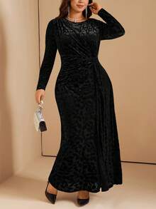 Comfylo Vestido ajustado de terciopelo con detalle retorcido en la cintura para tallas grandes - Negro - Ver 5