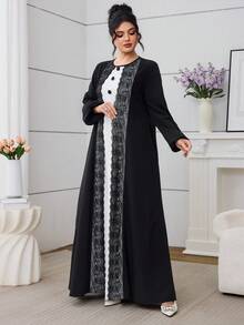 Al Najma 黑白撞色蕾丝边拼接长袖宽松睡袍