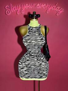 Slaydiva 新款秋冬女装返校季穿搭，适合返校季、日常外出、万圣节等场合，流行休闲街头风、复古学院风、Y2K风、性感透视、高领、薄荷绿撞色领、无袖、白色底、黑色斑马纹、雪纺、修身半身裙、女士迷你连衣裙 -A - 彩色 - 查看 2