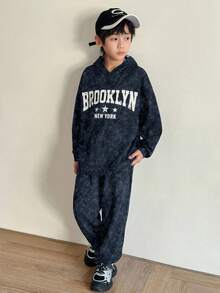 SHEIN 2 件青少年男孩休闲街头时尚韩版雪花连帽运动衫和纯色松紧腰运动裤套装，适合返校、生日、迎婴派对、节日派对、秋冬季 - 黑色 - 查看 3