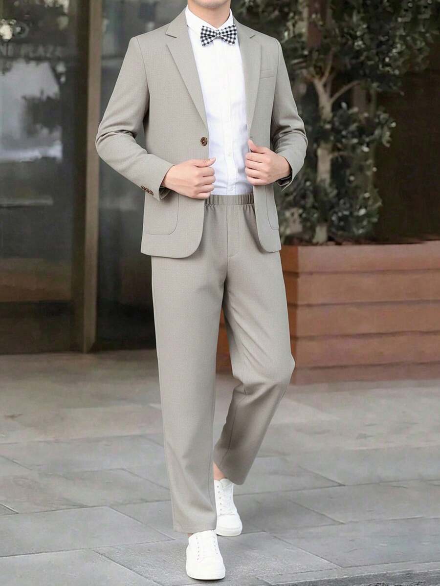 SHEIN 3 件套青少年男孩休闲学院风绅士装 - 白衬衫配领结、纯色西装外套、松紧腰正装裤,适合生日派对、正式场合、婚礼 - 卡其色 - 查看 1